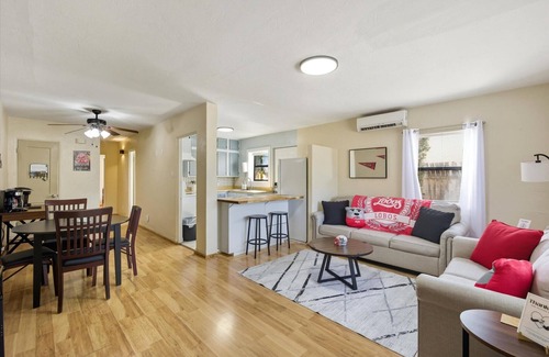 Victory Hills House | Welcome to The Lobo Den