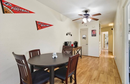 Victory Hills House | Welcome to The Lobo Den