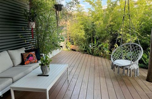 Glenroy House | Welcome to The Roy - Family home close to airport and train!