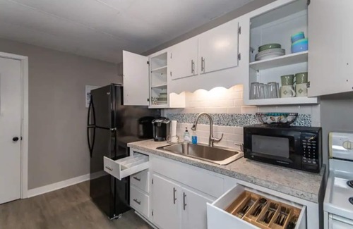 Fairport Harbor Apartment | Welcome to the Lakeside Suite! Enjoy!