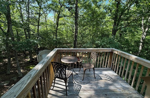 Rowland Ski Chalet | Welcome to this beautifully updated home in Masthope Community