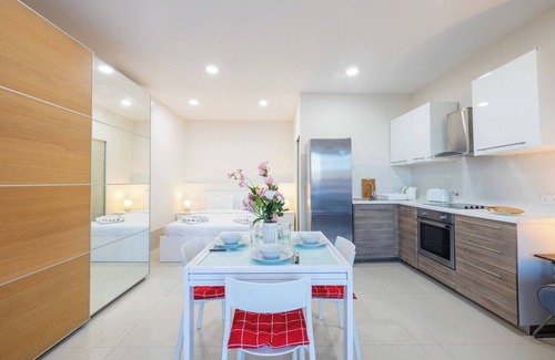 Għadira Apartment | Welcome to this charming one-bedroom apartment located in Mellieha, Malta