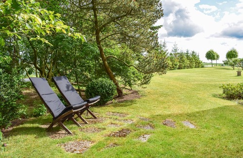 Hammenhog House | Welcome to this cosy holiday apartment on a farm in Vallby in the heart of Österlen.