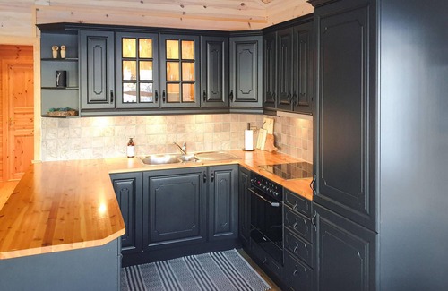 Odda House | Welcome to this cozy cottage in a great location with great hiking nearby.