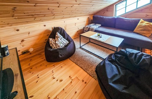 Odda House | Welcome to this cozy cottage in a great location with great hiking nearby.