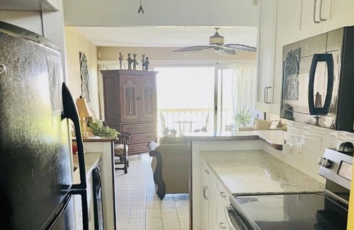 Estate Salt River Condo | Welcome to Turtle's Nest of Gentle Winds Condominiums! 2 bedrooms, 2 baths! Pool and beach access!