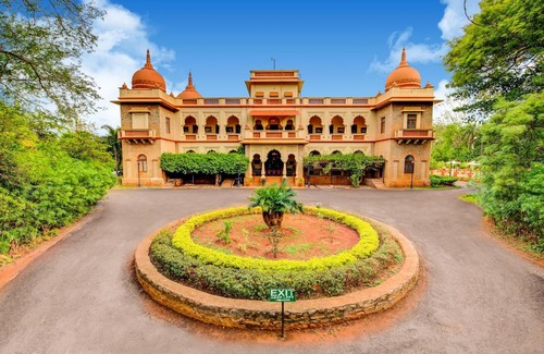 Sandur Hotel | WelcomHeritage Shivavilas Palace, HAMPI