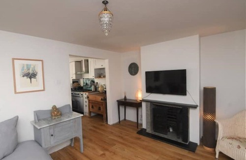 Folkestone House | Welcoming 2 bed townhouse near town centre & beach