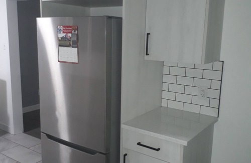 Northeast Edmonton House | Welcoming 3-bedroom house with WiFi in Edmonton and smart tv per room.n