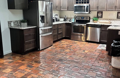 Eustis House | Welcoming 4-bedroom country house with AC in charming Eustis