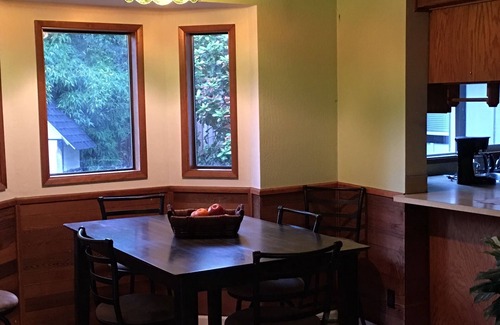 Central Oregon House | Welcoming 5-bedroom house in the Whitaker neighborhood with WiFi in Eugene.