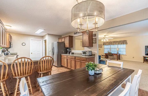 Eatonton House | Welcoming 6-bedroom house with AC in charming Eatonton