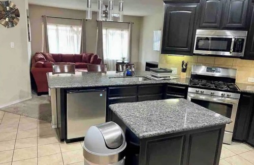 Fossil Creek House | Welcoming and Spacious Residence 4 Bedrooms 3 Bath
