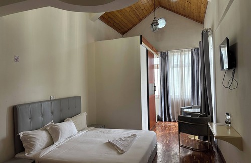 Bole Bed & Breakfast | Welcoming cozy bed & breakfast with WiFi in vibrant Addis Ababa