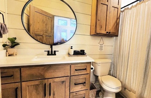 Eufaula House | Welcoming Guesthouse in Patriot Pointe on Lake Eufaula!