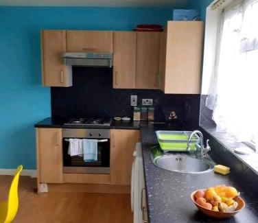 Thornton Heath House | Welcoming Home Close to Transport Links