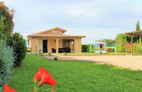 Pescia Romana House | Welcoming House near Pescia Romana with Terrace