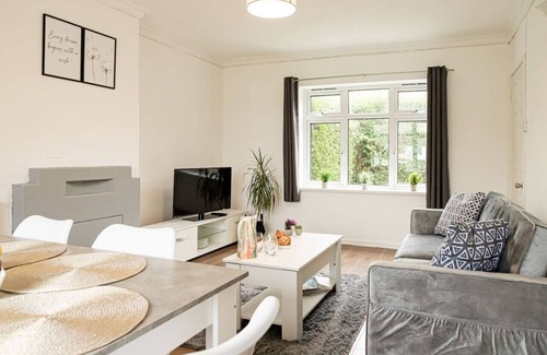 Banbury House | Welcoming House - Sleeps 7 - Free Parking
