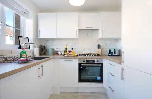 Luton House | Welcoming House with Free Parking and Fast WiFi