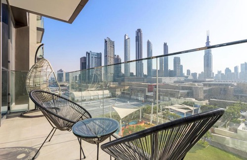 Bur Dubai Apartment | WelHome - Bright Apt in Downtown with Spectacular Views