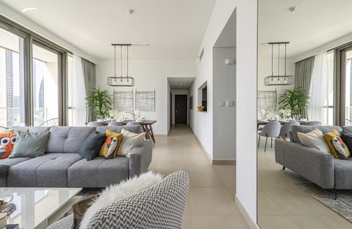 Bur Dubai Apartment | WelHome - Bright Apt in Downtown with Spectacular Views