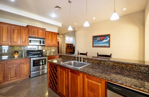 Panama Beach Condo | Well appointed 3 bedroom Condo with Expansive Ocean Views