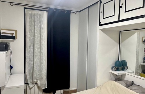 Les Lilas Apartment | Well-appointed apartment