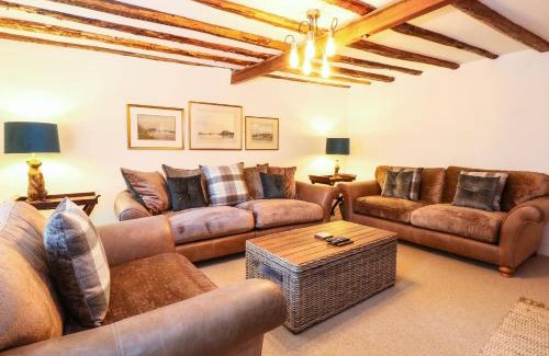 Grimston House | Well Cottage