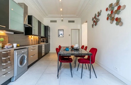 Faubourg-du-Roule Apartment | Well decorated 2br in Champs Elysees