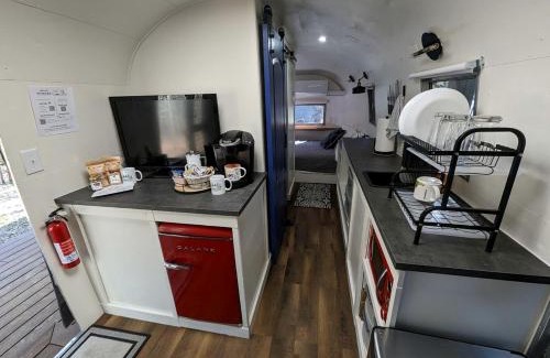 Madison County House | Well-Deserved Nature Getaways in this Fully-Equipped Airstream in Midway, Texas