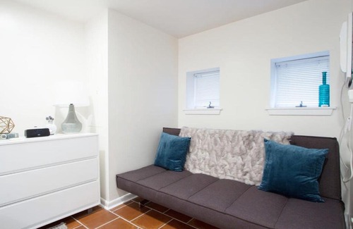 Logan Circle Apartment | WELL-EQUIPPED STUDIO APT - WALK TO METRO SUBWAY