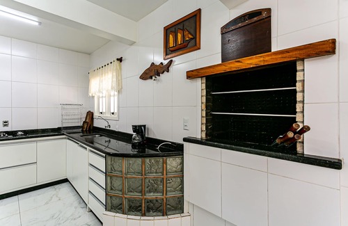 Governador Celso Ramos House | Well furnished house, all new, pool, barbecue.