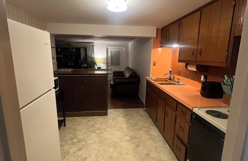 Cumberland Apartment | Well kept, clean, one bedroom guest suite in charming Cumberland MD