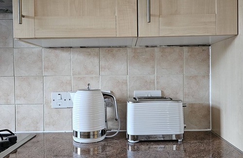 Croxley Green House | Well-located House with Patio and parking -Croxley Green- Easy access to London