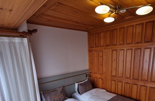Sultanahmet House | Well located in Sultanahmet, provides air-conditioned rooms, WiFi and a lounge.