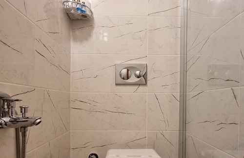Sultanahmet House | Well located in Sultanahmet, provides air-conditioned rooms, WiFi and a lounge.