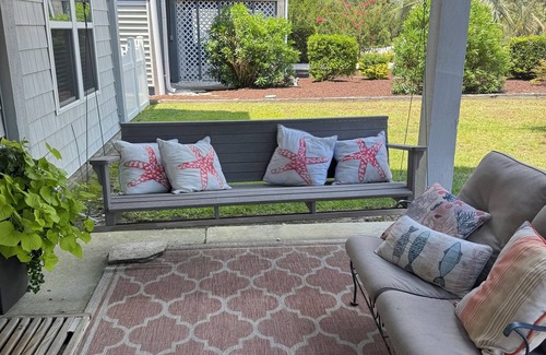 Sunset Beach House | Well-Maintained, fenced, Pet-Friendly West End Beach House – Coastal Retreat!