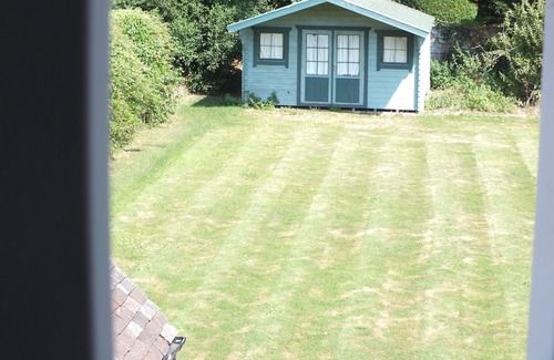 Middleton-on-Sea House | Well Situated Coastal House In Quiet Lane - Sleeps 8