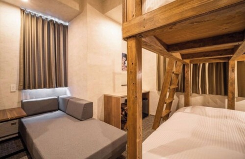 Motomatchi Hotel | Well Stay Namba 5 person room 2 double beds/Osaka Ōsaka