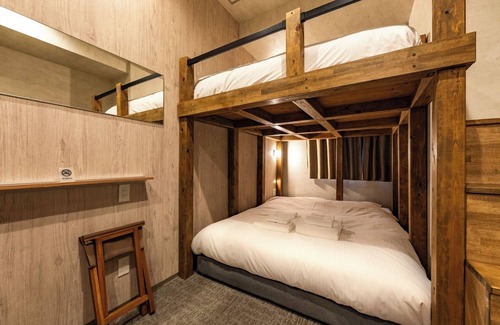 Motomatchi Hotel | Well Stay Namba Quadruple Room 2 Double Beds/Osaka Ōsaka