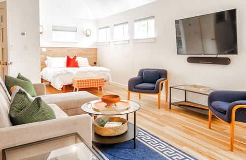 Crestview House | Well-stocked, Free Parking, Perfect to Visit Family