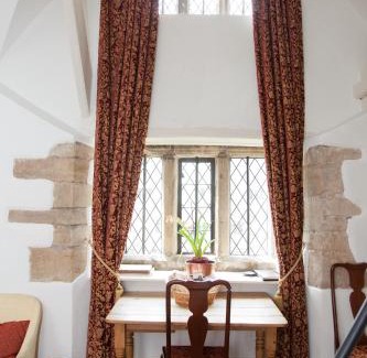 Mathern House | Welsh Gatehouse, Historic Castle which can cater for Electric Vehicle