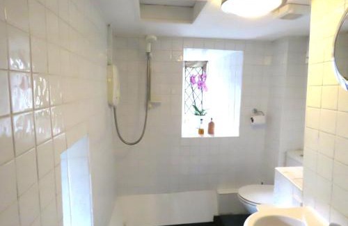 Mathern House | Welsh Gatehouse, Historic Castle which can cater for Electric Vehicle