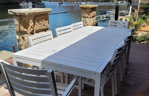 Berowra Waters House | Wenora Berowra Waters - beautiful luxury 3 bedroom house - right on the water!