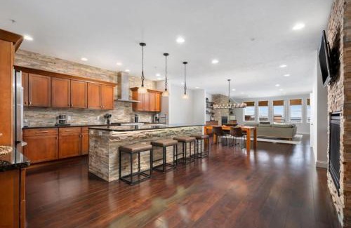 Traverse City Apartment | West Bay Overlook in Downtown TC
