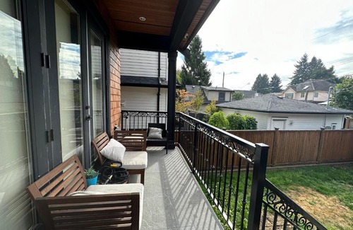 Kerrisdale House | West Kerrisdale Village Guest House