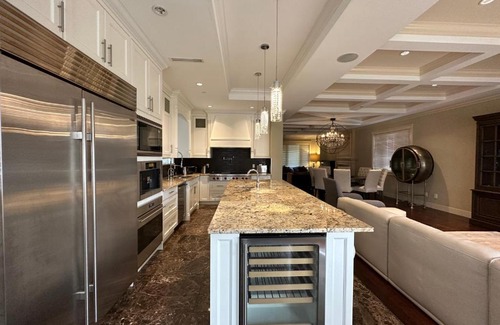 Kerrisdale House | West Kerrisdale Village Guest House