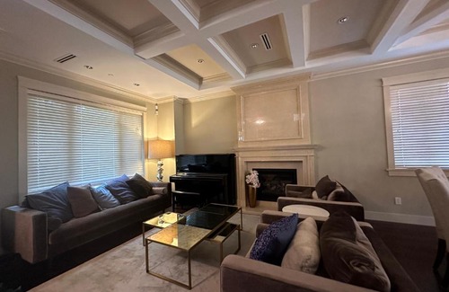 Kerrisdale House | West Kerrisdale Village Guest House