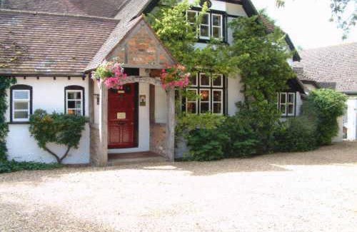 Aston Clinton House | West Lodge Hotel