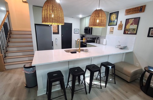 New Albany House | West Market Reserve ~15 minutes from everything!